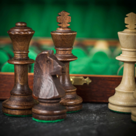 Sunrise Games Hornbeam Staunton Chess Pieces in Presentation Box - Large